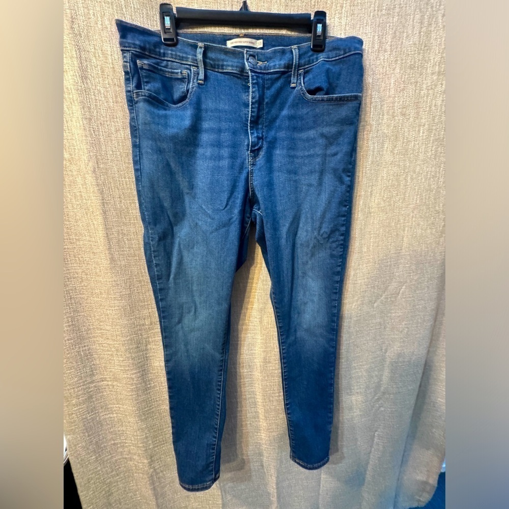 Levi 720s High Rise Super Skinny size 33 Women’s